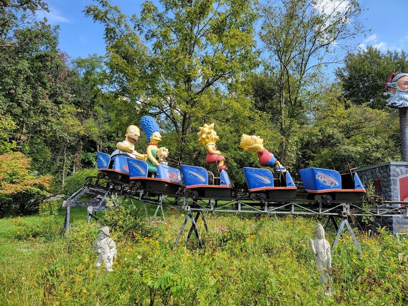 This Collection Proves Roadside Giants Still Inspire This Collection Proves Roadside Giants Still Inspire