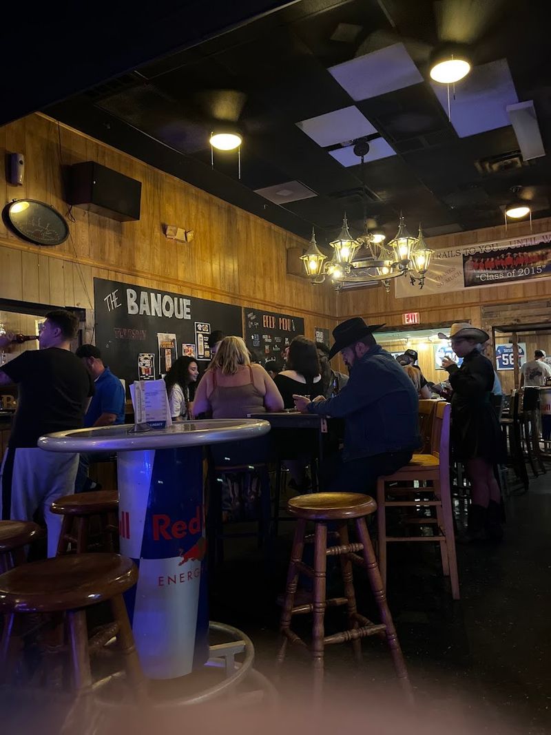 Three Full-Service Bars and the Bartenders Who Make Them Shine Three Full-Service Bars and the Bartenders Who Make Them Shine