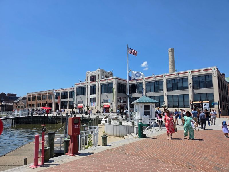Torpedo Factory Art Center, Alexandria