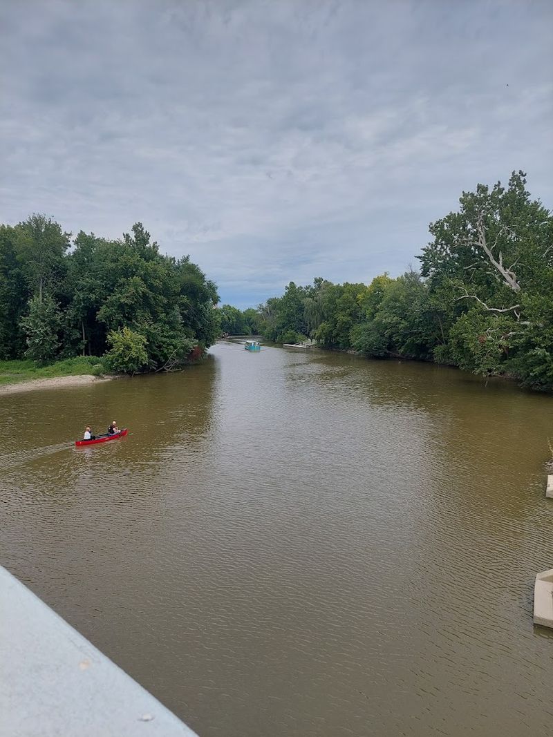 Try Kayaking and Paddleboarding on the St. Mary's River