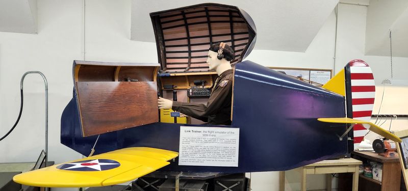 Try the Flight Simulators Built Right Inside the Museum Try the Flight Simulators Built Right Inside the Museum