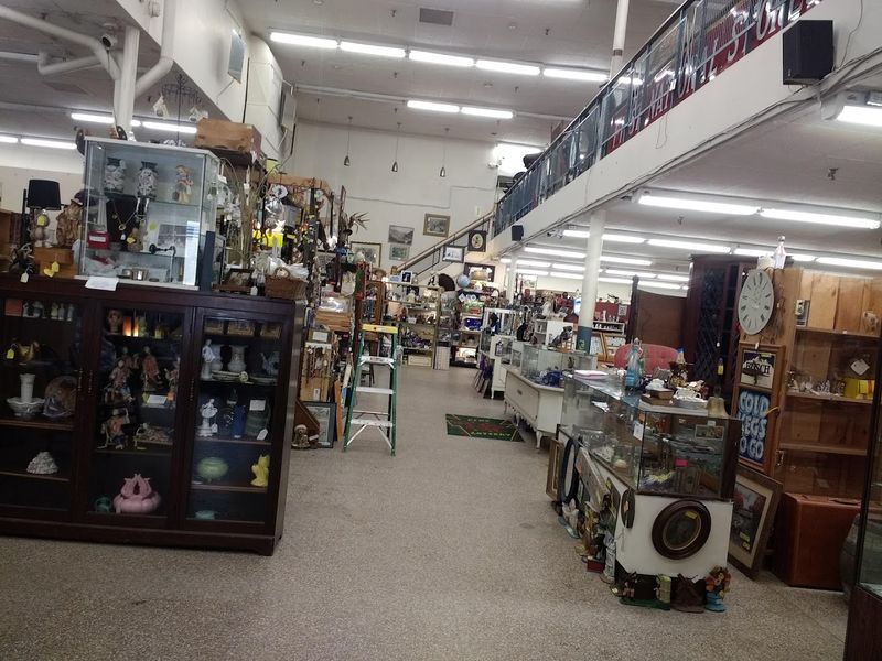 Two Floors of Pure, Unfiltered Vintage Madness Two Floors of Pure, Unfiltered Vintage Madness