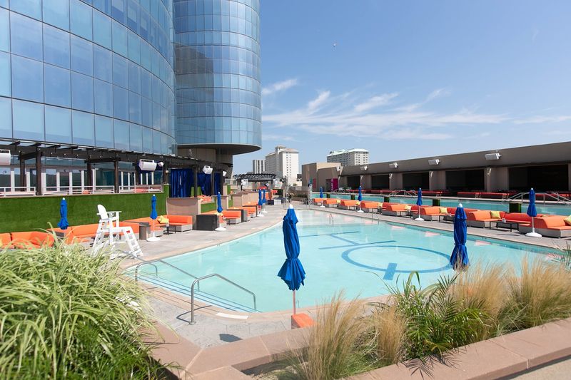 Two Levels of Pure Poolside Energy