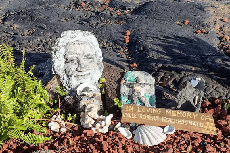 Uncle Robert's and the Living Community of Kalapana Uncle Robert's and the Living Community of Kalapana