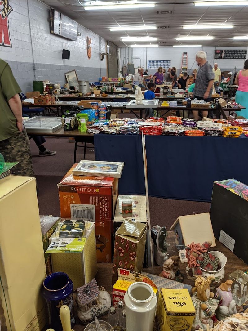 Vintage Finds and Collectibles That Make the Hunt Worth It Vintage Finds and Collectibles That Make the Hunt Worth It