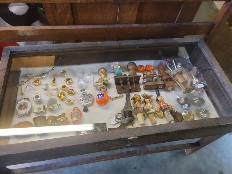 Vintage Jewelry Worth Slowing Down For