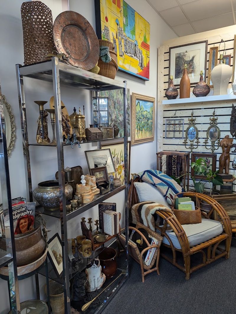 Vintage Vibe Finds Vintage Vibe Finds