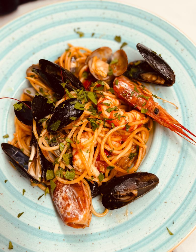 Water-to-Table Dining That Redefines Fresh Seafood Water-to-Table Dining That Redefines Fresh Seafood