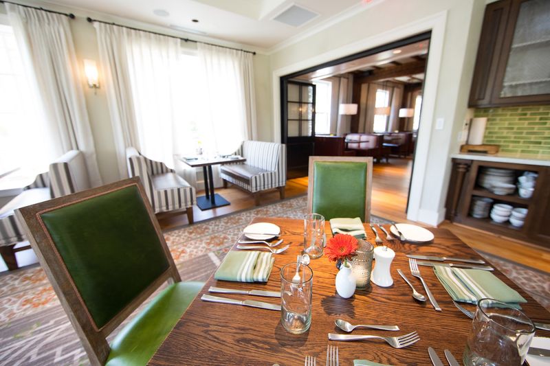 Weekend Brunch That Draws a Devoted and Enthusiastic Following Weekend Brunch That Draws a Devoted and Enthusiastic Following
