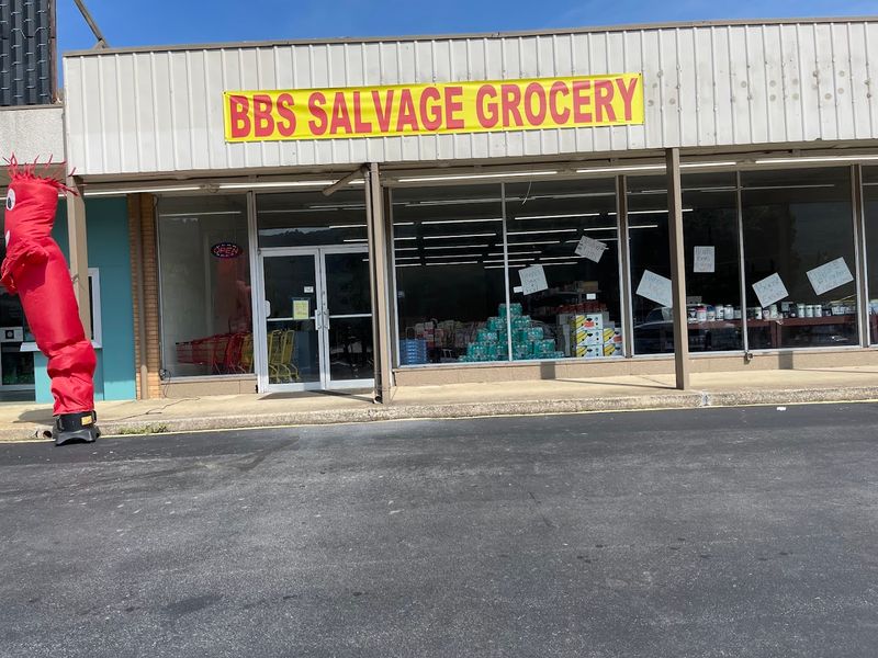 What Exactly Is a Salvage Grocery Store?