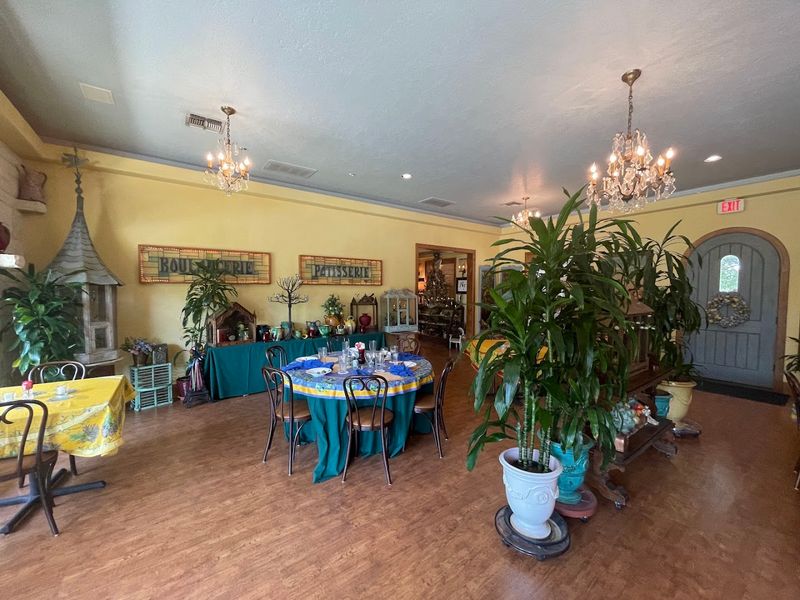 What Makes the Guest Table Concept So Different From Regular Dining