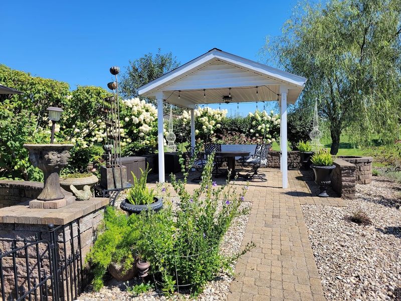 White Picket Farm LLC