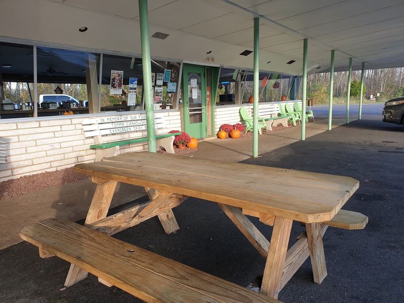 Why Evergreen Dairy Bar Belongs on Your New Jersey Food List Why Evergreen Dairy Bar Belongs on Your New Jersey Food List