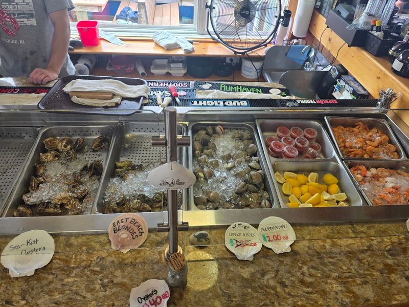 Why This Spot Feels Like a Smarter Way to Eat Near the Coast Why This Spot Feels Like a Smarter Way to Eat Near the Coast