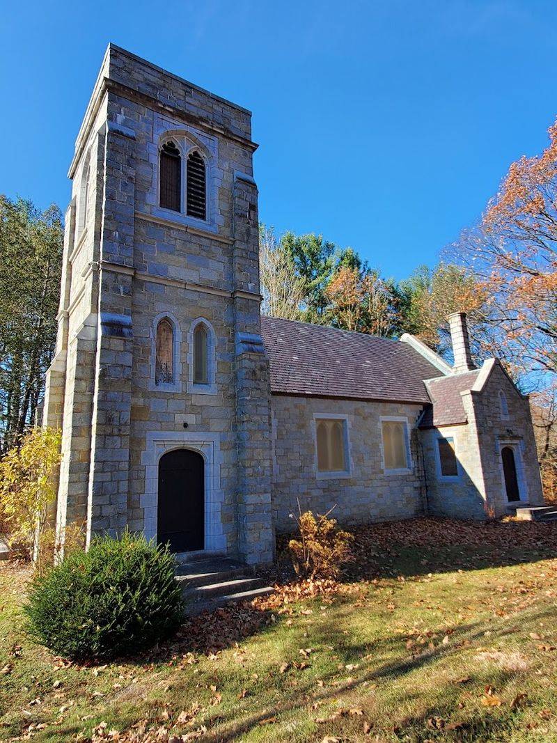 Woodland Cemetery and Sumner Knight Chapel, Keene Woodland Cemetery and Sumner Knight Chapel, Keene
