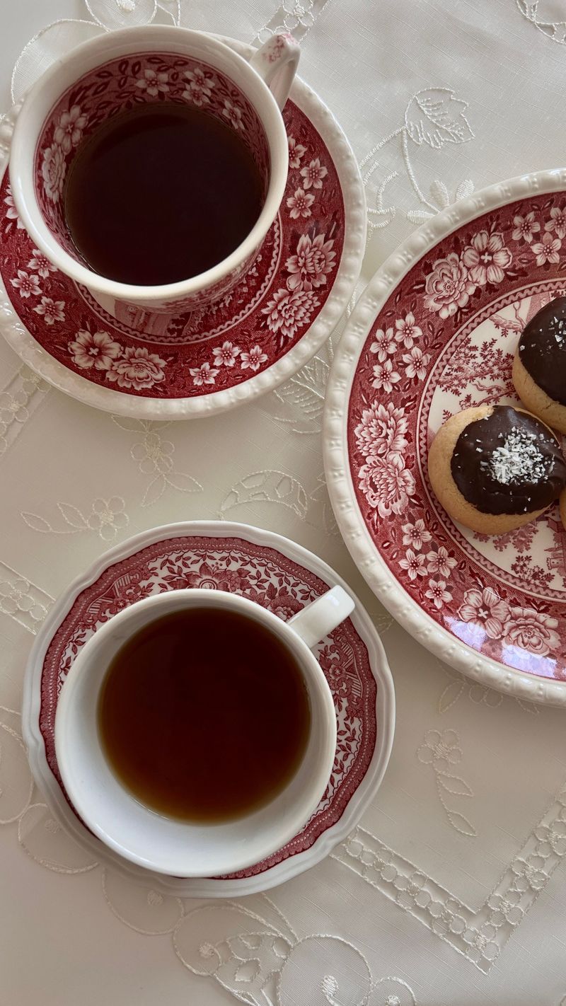 You’ll Feel Like You’ve Traveled Across The Atlantic With This English Tea Experience