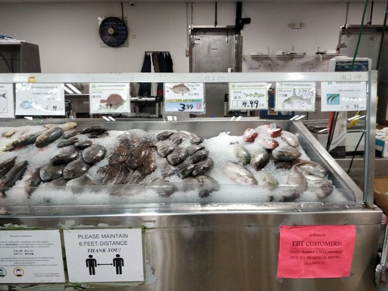 You’ll Forget You’re In A Grocery Store When You See This Seafood Display You’ll Forget You’re In A Grocery Store When You See This Seafood Display