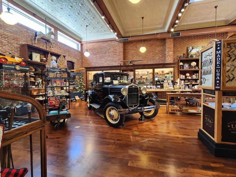 A 1911 Buick Dealership Turned Shopping Wonderland