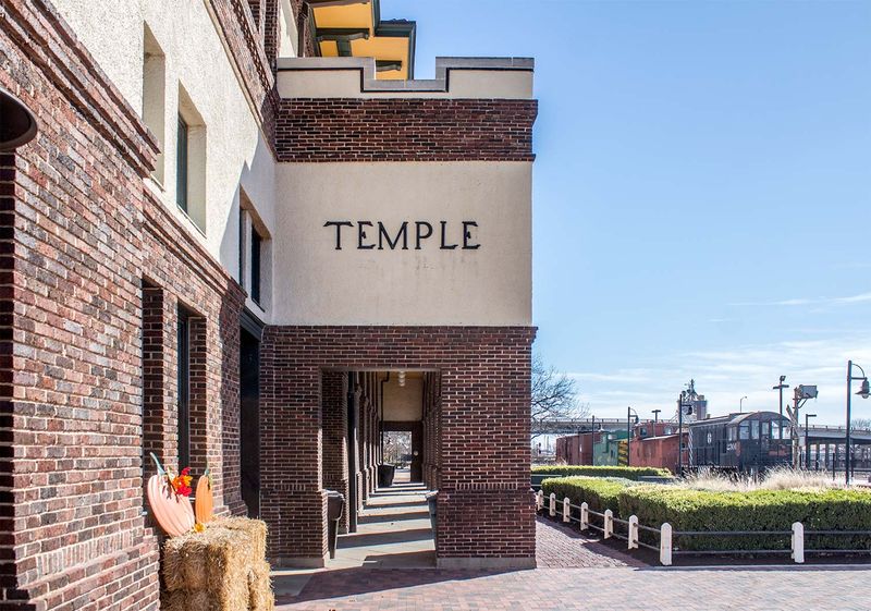 A 1911 Building With a $200,000 Price Tag A 1911 Building With a $200,000 Price Tag