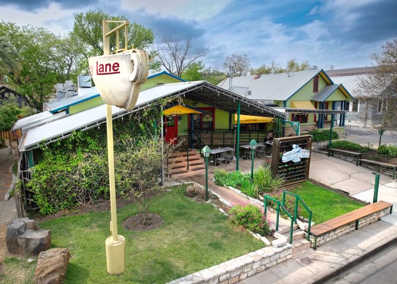 A 1930s Bungalow That Became an Austin Legend A 1930s Bungalow That Became an Austin Legend