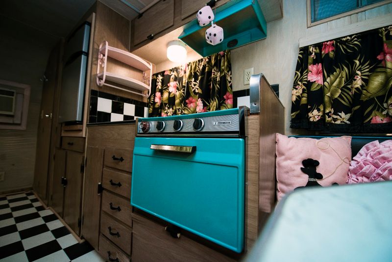 A Catering Kitchen That Makes Group Meals Easy