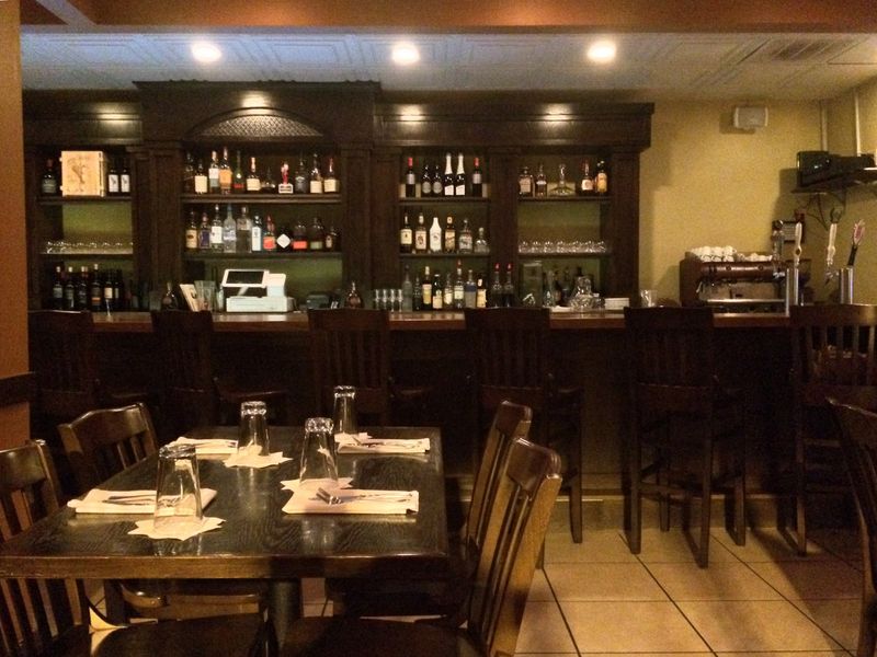 A Cozy Bistro Feel Without The Fuss A Cozy Bistro Feel Without The Fuss