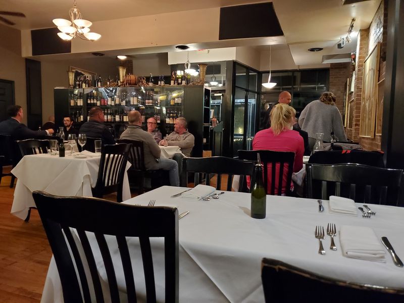 A Dining Room That Actually Calms You Down A Dining Room That Actually Calms You Down
