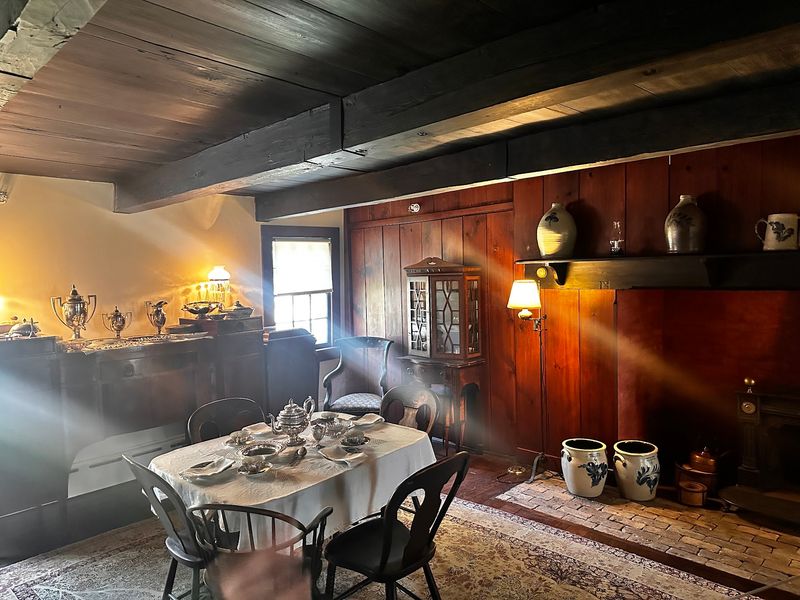 A House Tour That Actually Surprises You A House Tour That Actually Surprises You
