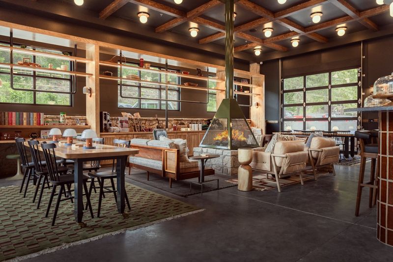 A Lobby That Feels Like a Friend's Cabin A Lobby That Feels Like a Friend's Cabin