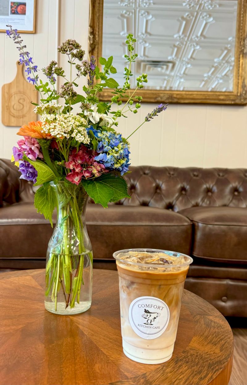A Neighborhood Café With a Real Story Behind It A Neighborhood Café With a Real Story Behind It