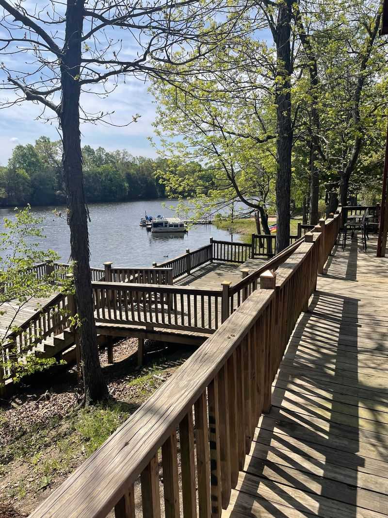 A Pier That Makes Fishing Easy A Pier That Makes Fishing Easy