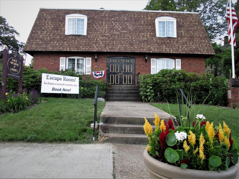 A Plain Brick Front Hiding Eight Packed Rooms A Plain Brick Front Hiding Eight Packed Rooms