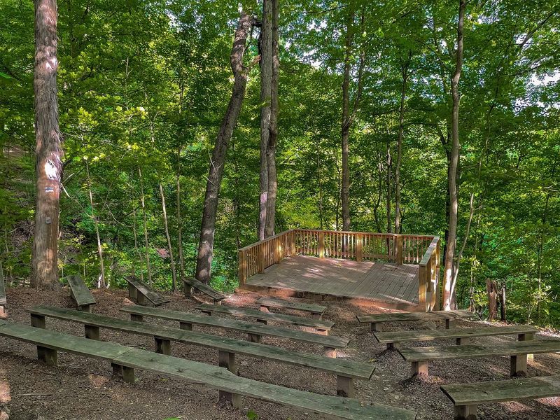 A Running Loop, An Amphitheater And Benches Everywhere