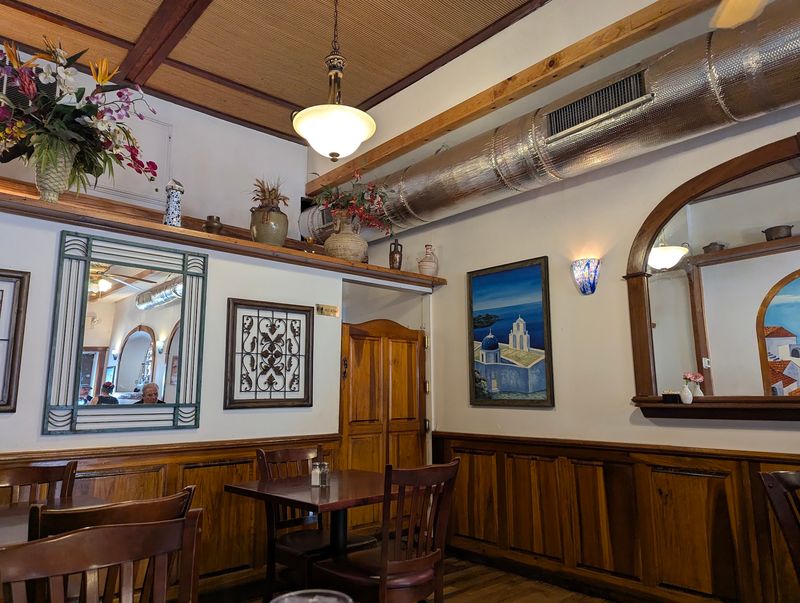 A Taverna Feel Without the Fuss A Taverna Feel Without the Fuss
