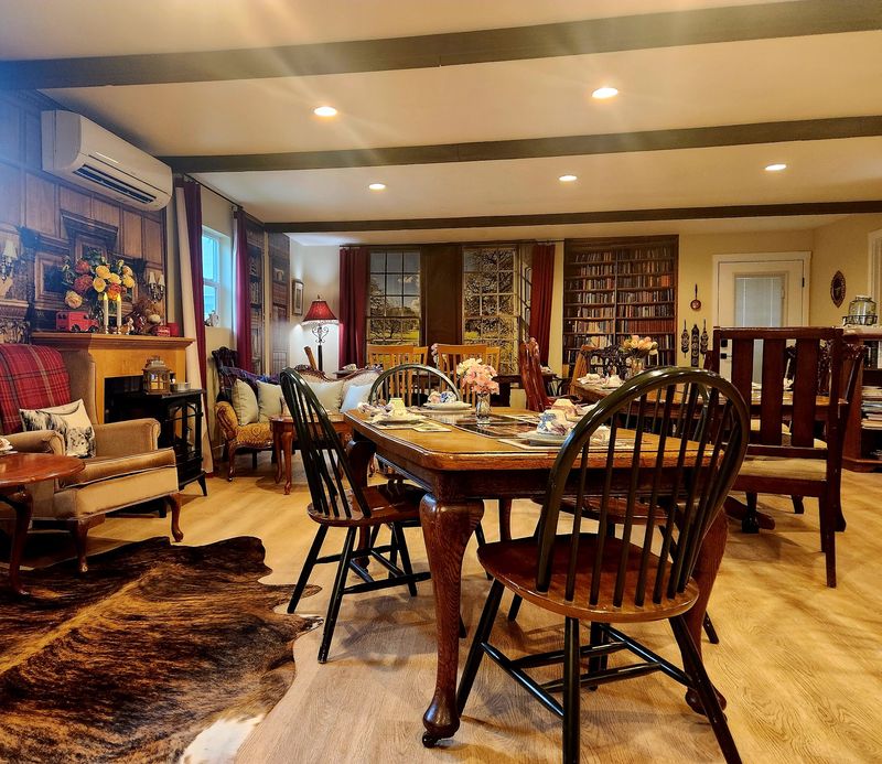A Tea Room Atmosphere Unlike Anything Else in Oregon