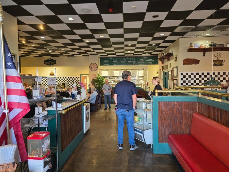 A True Community Diner in Every Sense