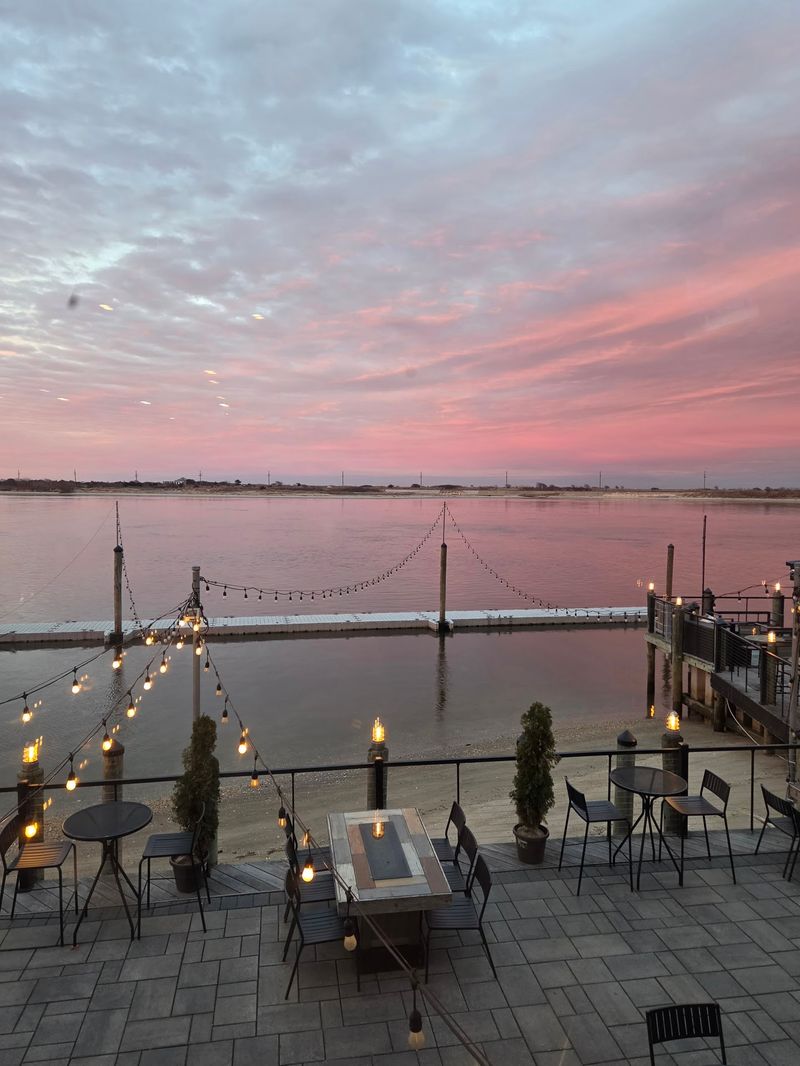 A Waterfront Setting That Genuinely Delivers A Waterfront Setting That Genuinely Delivers
