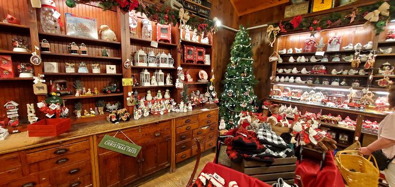 A Year-Round Holiday Section That Defies the Calendar A Year-Round Holiday Section That Defies the Calendar