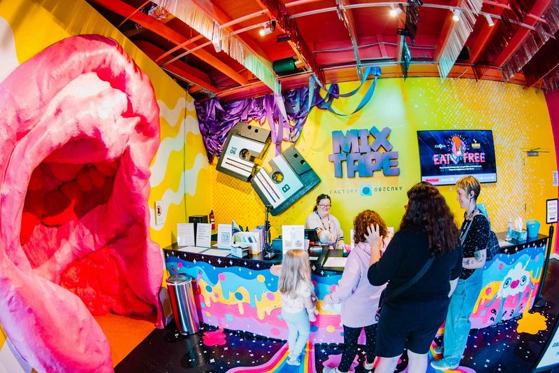 An Art Space That Actually Wants Your Fingerprints An Art Space That Actually Wants Your Fingerprints