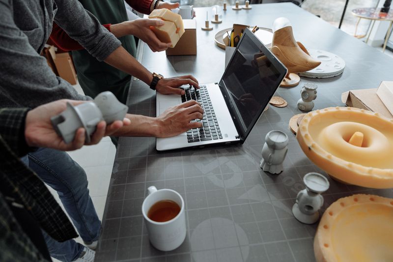 Are You Ready To Connect With a Real Creative Community? Are You Ready To Connect With a Real Creative Community?