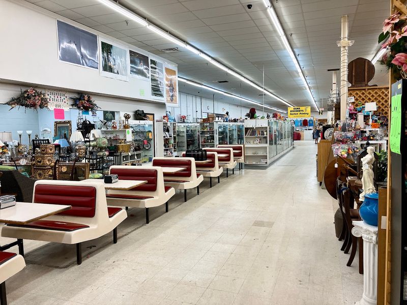 Bama Flea Mall and Antique Center, Leeds