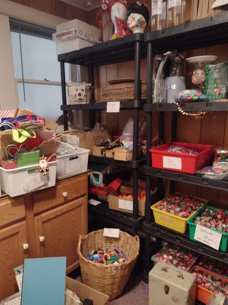 Bins That Turn Browsing Into Treasure Hunting