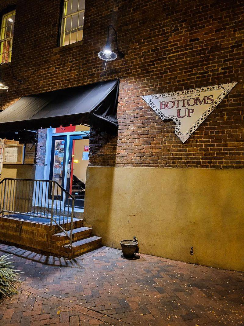 Bottom's Up Pizza, Richmond