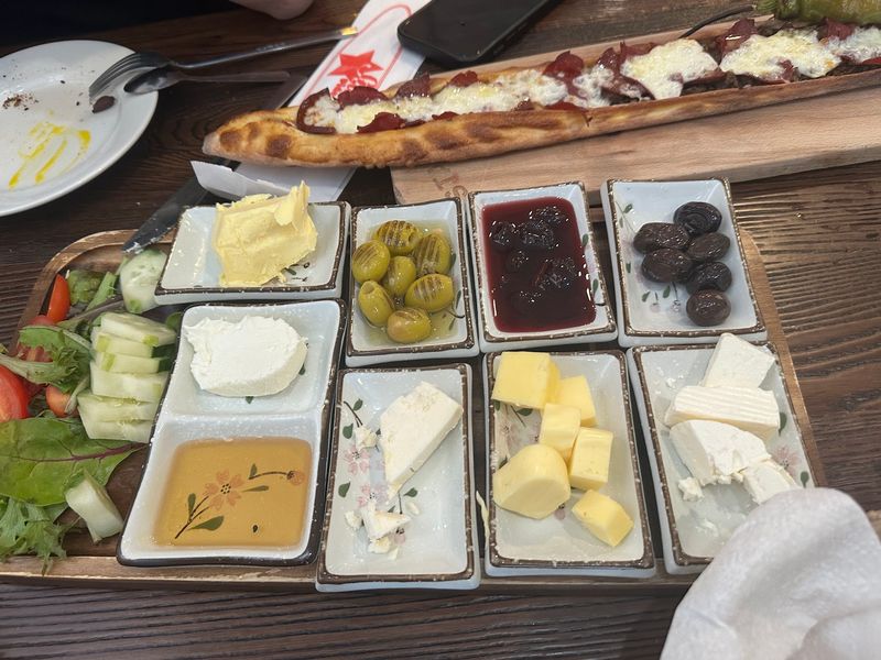 Breakfast Spreads Worth An Early Alarm Breakfast Spreads Worth An Early Alarm