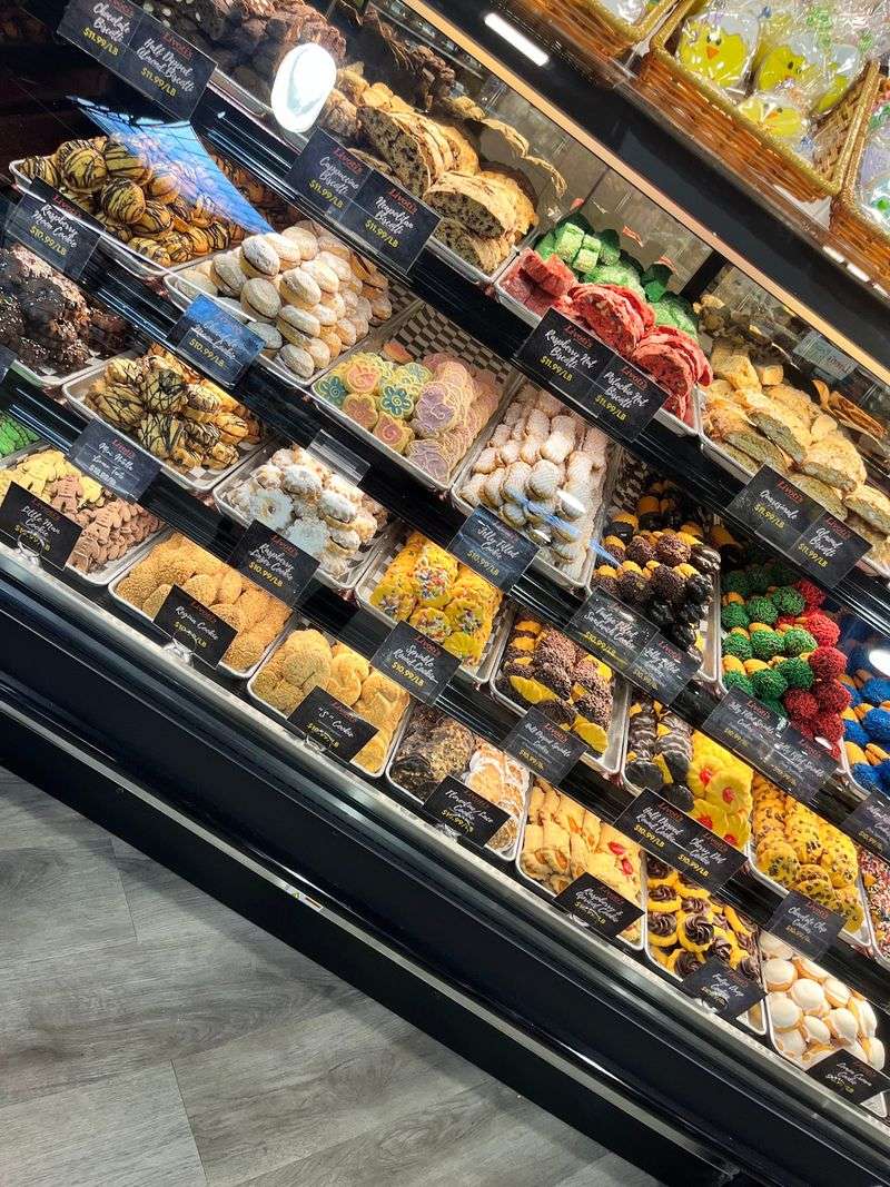Cannoli So Good, You'll Weep Cannoli So Good, You'll Weep