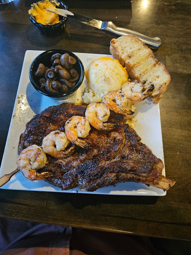 Carl and 'Chelle's Grill Room, Goldsboro