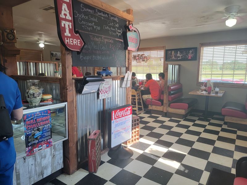 Casual Spots To Cool Off And Refuel Casual Spots To Cool Off And Refuel