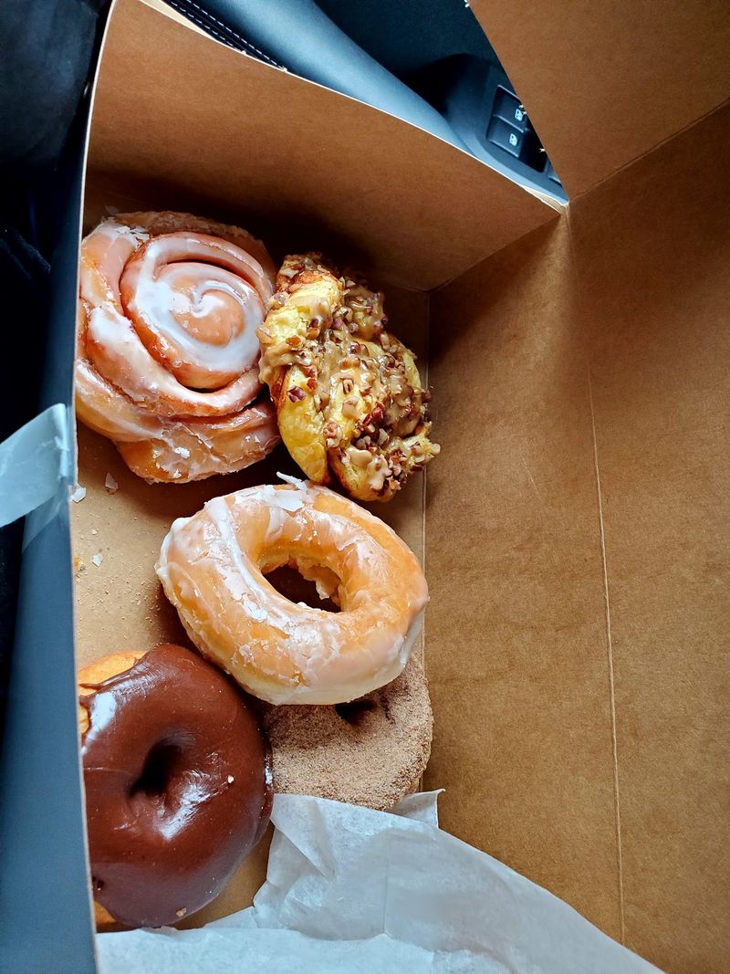 Cinnamon Rolls With a Reputation That Travels