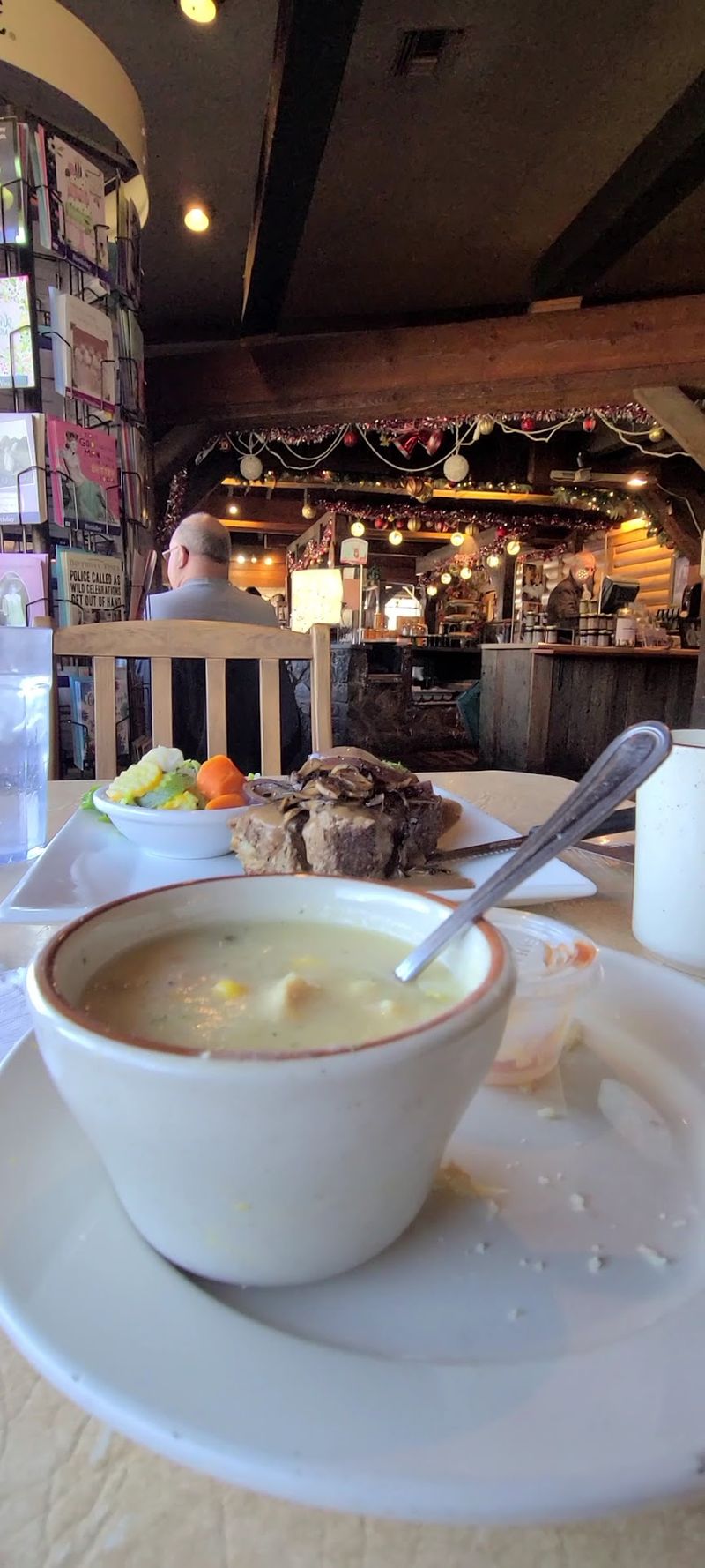 Clam Chowder and Other Comfort Classics Worth Ordering Clam Chowder and Other Comfort Classics Worth Ordering