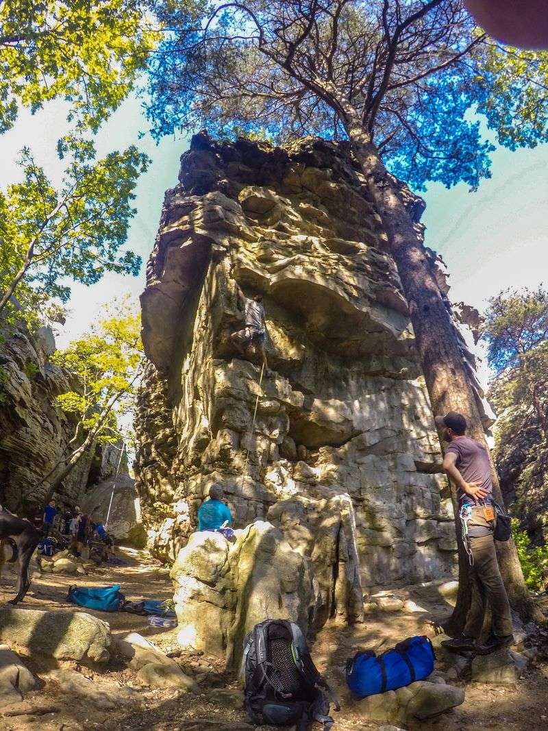 Climbing Turns the Sandstone Into a Puzzle Climbing Turns the Sandstone Into a Puzzle